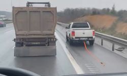 İstanbul - Çekmeköy'de kamyonetin çektiği tekne yola düştü