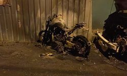 İstanbul - Fatih'te motosiklette çıkan yangın minibüse sıçradı