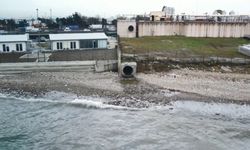 İstanbul- İSKİ'nin arıtma tesisinden bırakılan suyla denizin rengi değişti