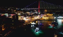 İstanbul Boğazı'nda yeni yıl coşkuyla kutlandı