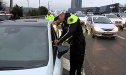 İstanbul- İstanbul'da dronlu 'Taralı Alan' denetimi; 11 sürücüye 29 bin lira ceza