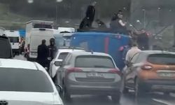 İstanbul- Kağıthane'de cezaevi nakil aracı devrildi; yaralılar var -2