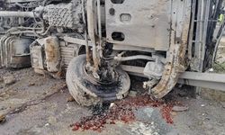 İstanbul - Kuzey Marmara Otoyolu'nda hafriyat kamyonu devrildi / Havadan görüntüyle geniş haber