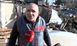 İstanbul - Maltepe'de kökünden kırılan ağaç park halindeki otomobilin üzerine devrildi