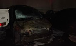 İstanbul - Sarıyer'de otoparktaki 5 otomobil yandı