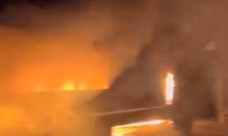 İstanbul - Sultangazi'de mobilyacılar sitesindeki yangın söndürüldü