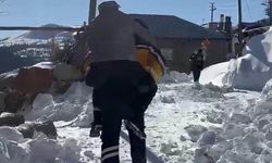 Kar kış demeden evlerdeki hastalara ulaşıyorlar (2)