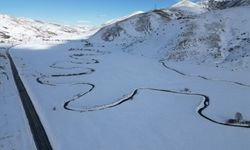 Kar yağışı sonrası menderesler havadan görüntülendi