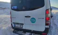 Kayseri'de yolcu minibüsü ile ticari taksi çarpıştı: 1'i ağır 16 yaralı