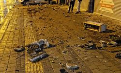 Kontrolden çıkan otomobil, park halindeki 4 araca çarptı; kaza anı kamerada