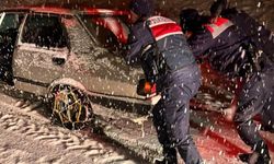 Malatya'da kardan yollar kapanınca, yolcular geceyi tesislerde geçirdi