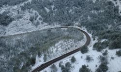 Manisa'nın yüksek kesimlerinde kar yağışı etkili oldu