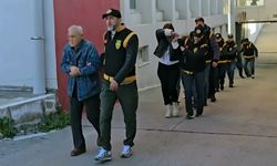 Masaj salonlarına fuhuş operasyonu; 14 tutuklama