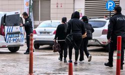 Masaj salonu operasyonunda çalışma izni olmayan yabancı uyruklu 3 kadın yakalandı