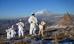 Mehmetçik, zorlu kış koşullarında hudut güvenliği için görevde