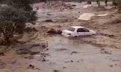 Mersin'de sağanak; dereler taştı, yolları su bastı (3)