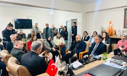 MHP'li Akçay, Manisa'da partililerle bir araya geldi