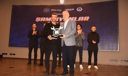 Motosiklet şampiyonları İzmir'de kupalarını aldı