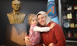 'Mucize bebek' Özlenen, doktorunu ziyaret etti