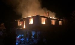 Müstakil ev alev alev yandı