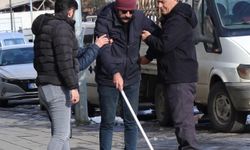 Oltu'da beyaz bastonla farkındalık