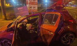 Otomobil, TIR'a çarptı: 2 ölü, 1 yaralı (2)