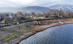 Sapanca Gölü kıyısındaki kaçak yapılar yıkılıyor