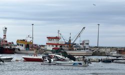 Tekirdağ'da fırtına; eğitim uçuşları iptal edildi, balıkçılar denize açılamadı