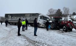 TIR kaydı, uluslararası karayolu ulaşıma kapandı / Ek fotoğraflar