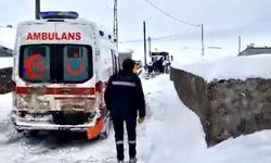 Traktör yol açtı, ambulans hastaya ulaştı