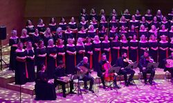 Türkan Şoray, Ankara'da sahneye çıktı