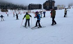 Uludağ'da hafta sonu ve sömestir yoğunluğu; pistlerde adım atacak yer kalmadı