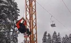 Uludağ'da telesiyejde mahsur kalan 51 kişi, 3 saat sonra kurtarıldı- Yeniden