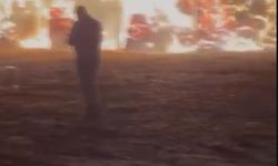 Unutulan ateşin közünden sıçrayan kıvılcımlar, çiftlikteki saman balyalarını yaktı