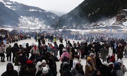 Uzungöl Kış Festivali'ne 'Kalandar' geleneğiyle start verildi