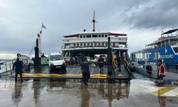 Yalova'da fırtına; çatılar uçtu, tersanede vinç devrildi/ Ek fotoğraflar