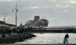 Yıldırım derin deniz sondaj gemisi, Çanakkale Boğazı'ndan geçti