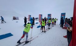 Yüksekova'da 365 sporcunun katıldığı Türkiye Kayaklı Koşu Eleme Yarışması başladı