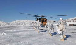 2'nci Ordu birliklerinden karlı arazide hudut emniyeti çalışması