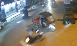 Adana'da iki motosikletin çarpıştığı kaza kamerada