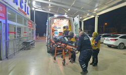 Adana'da iki otomobil çarpıştı: 2 yaralı