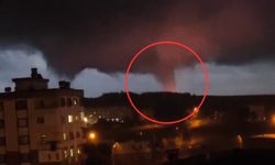 Adana'da sağanak; yollar göle döndü (2)