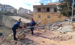 Adıyaman'da 2 katlı bina çöktü