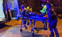 Aracıyla motosikletliye çarpıp kaçan sürücü, düşen plakadan tespit edildi