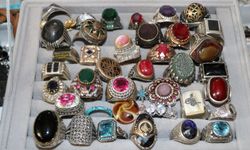 Babalarının koleksiyonları ile başlayan antika merakı, iki kız kardeşin mesleği oldu/Ek fotoğraflar