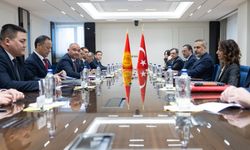 Bakan Fidan, Kırgızistan Parlamento Başkanı Uulu ile görüştü