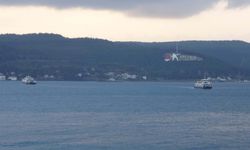 Bozcaada ve Gökçeada'da feribot seferlerine fırtına engeli