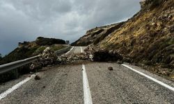 Bozcaada'da sağanak sonrası heyelan meydana geldi