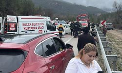 Burdur'da iki otomobil kafa kafaya çarpıştı; 6 ölü, 6 yaralı