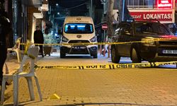 Bursa'da 1 kişinin yaralandığı silahlı kavga kamerada